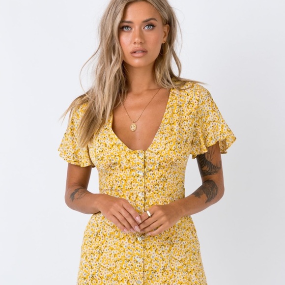 Princess Polly Dresses & Skirts - Princess Polly Floral Yellow Dress Size 12